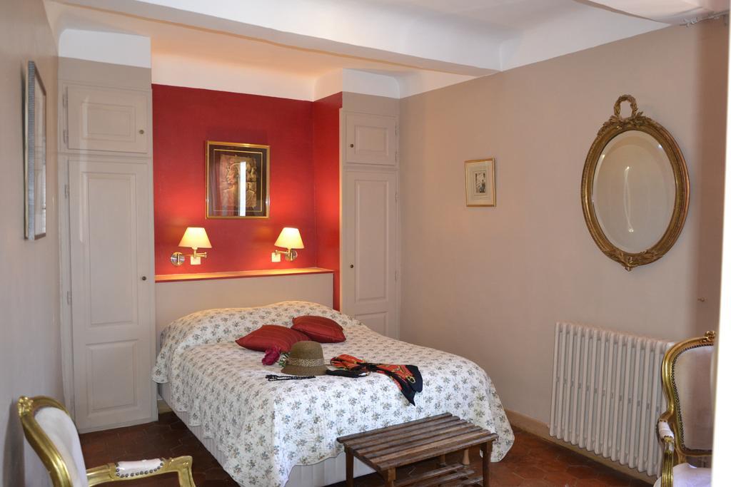 Hotellerie De L'Esplanade Rians  Номер фото