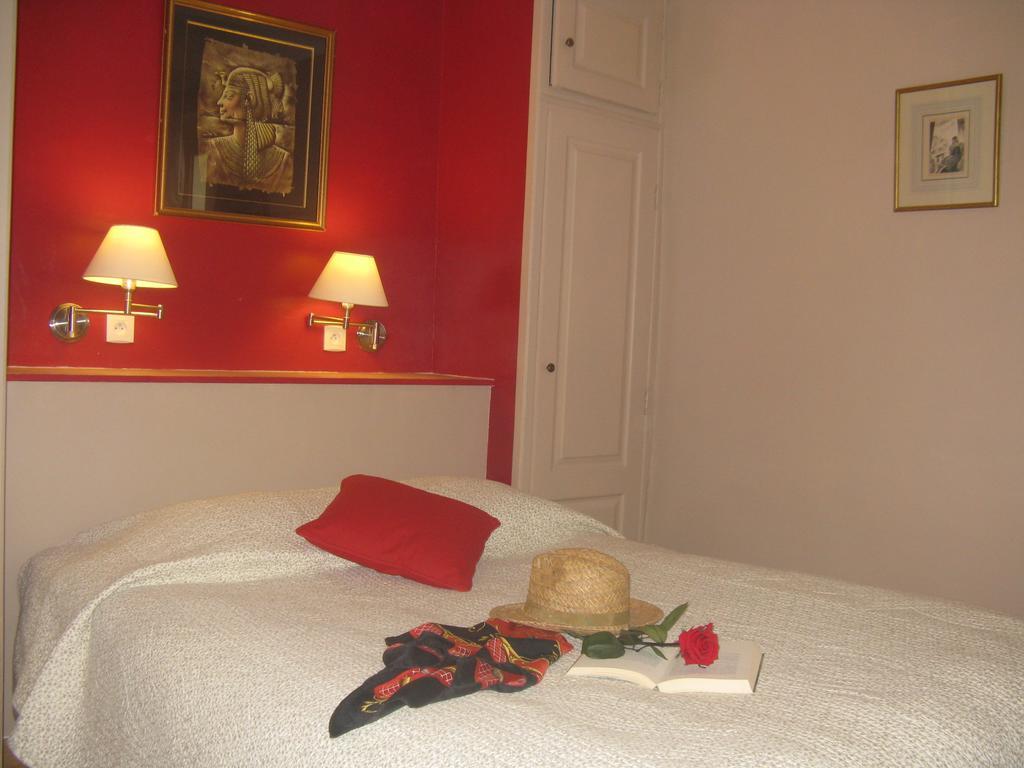 Hotellerie De L'Esplanade Rians  Экстерьер фото
